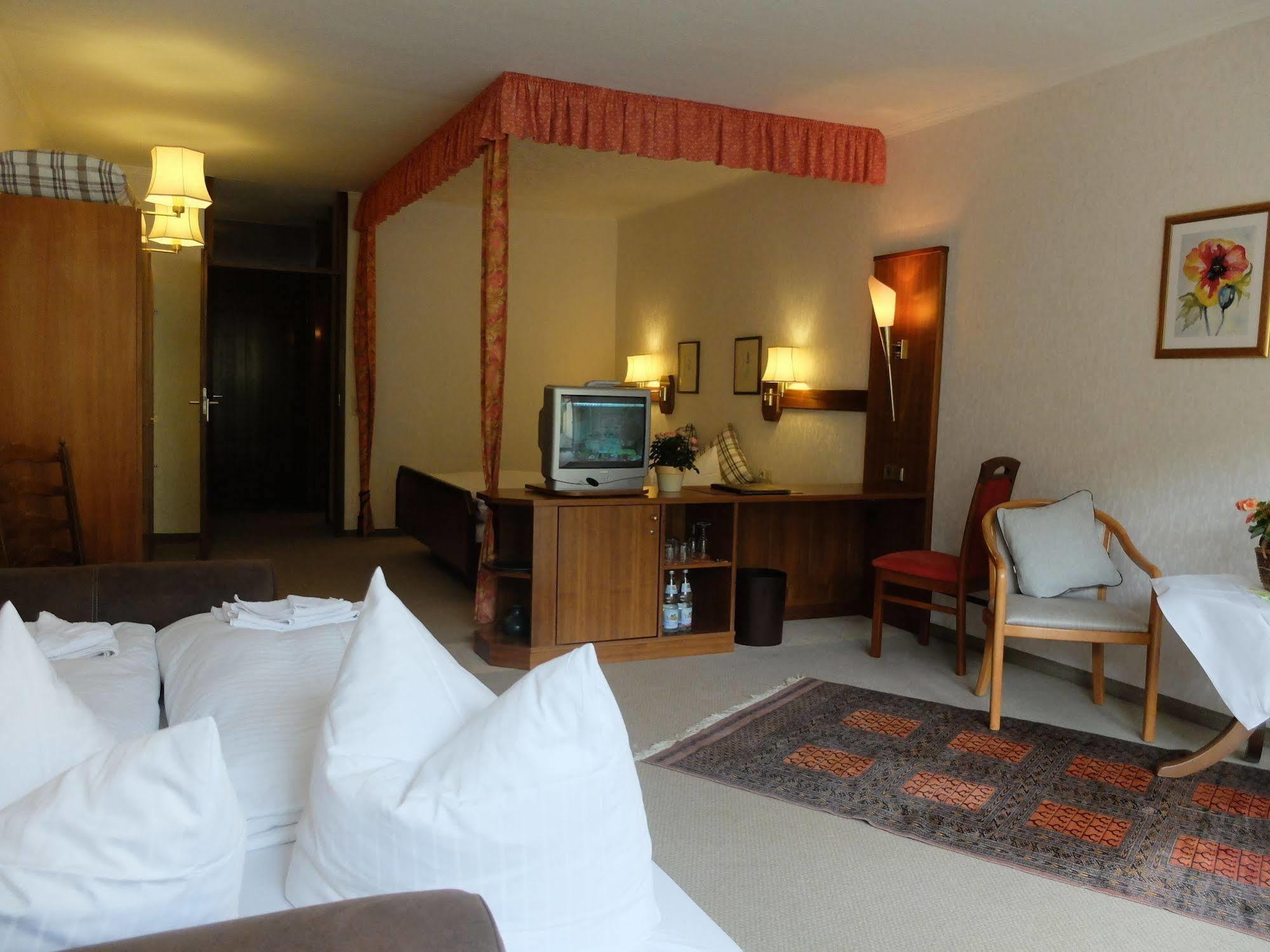 Hotel Valsana Am Kurpark 巴特维尔德巴德 外观 照片